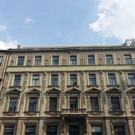 Deluxe Downtown Home 2 Bedrm, 2 Bathrm Будапеща Екстериор снимка