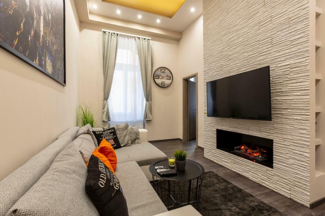 Deluxe Downtown Home 2 Bedrm, 2 Bathrm Будапеща Екстериор снимка
