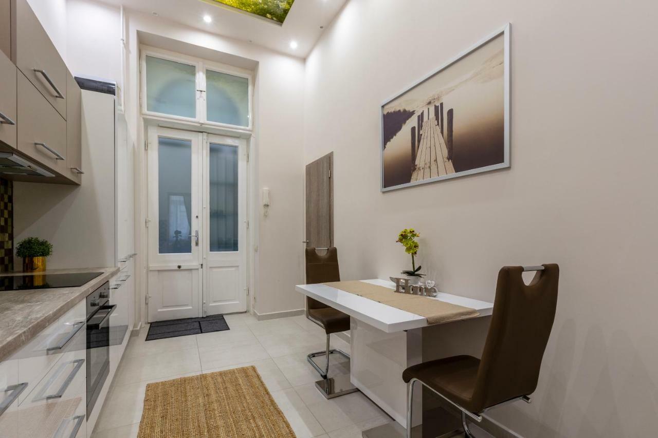 Deluxe Downtown Home 2 Bedrm, 2 Bathrm Будапеща Екстериор снимка