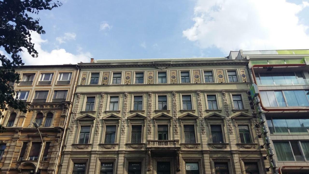 Deluxe Downtown Home 2 Bedrm, 2 Bathrm Будапеща Екстериор снимка